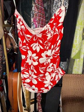 Torrid Foxy Ruched Tube Top — Red & White — Size 2 NWOT